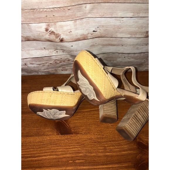 Barn Crown Size 9 open-toe heels color Tan - Picture 6 of 7